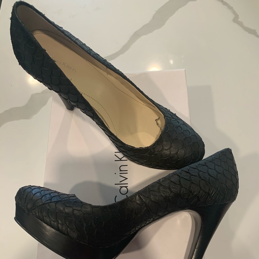 Calvin Klein Black snakeskin platform pump 9